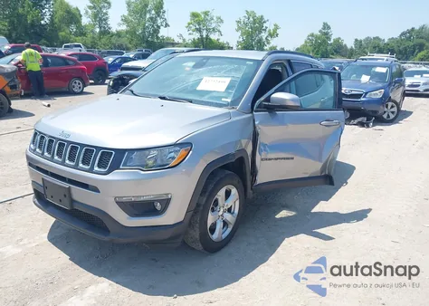 2018 Jeep Compass Latitude 4X4 from USA, damaged, VIN 3C4NJDBB4JT397872